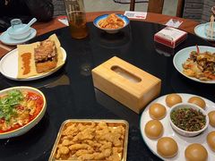 -川流不息·地道川菜·小龙虾(新松江路店)