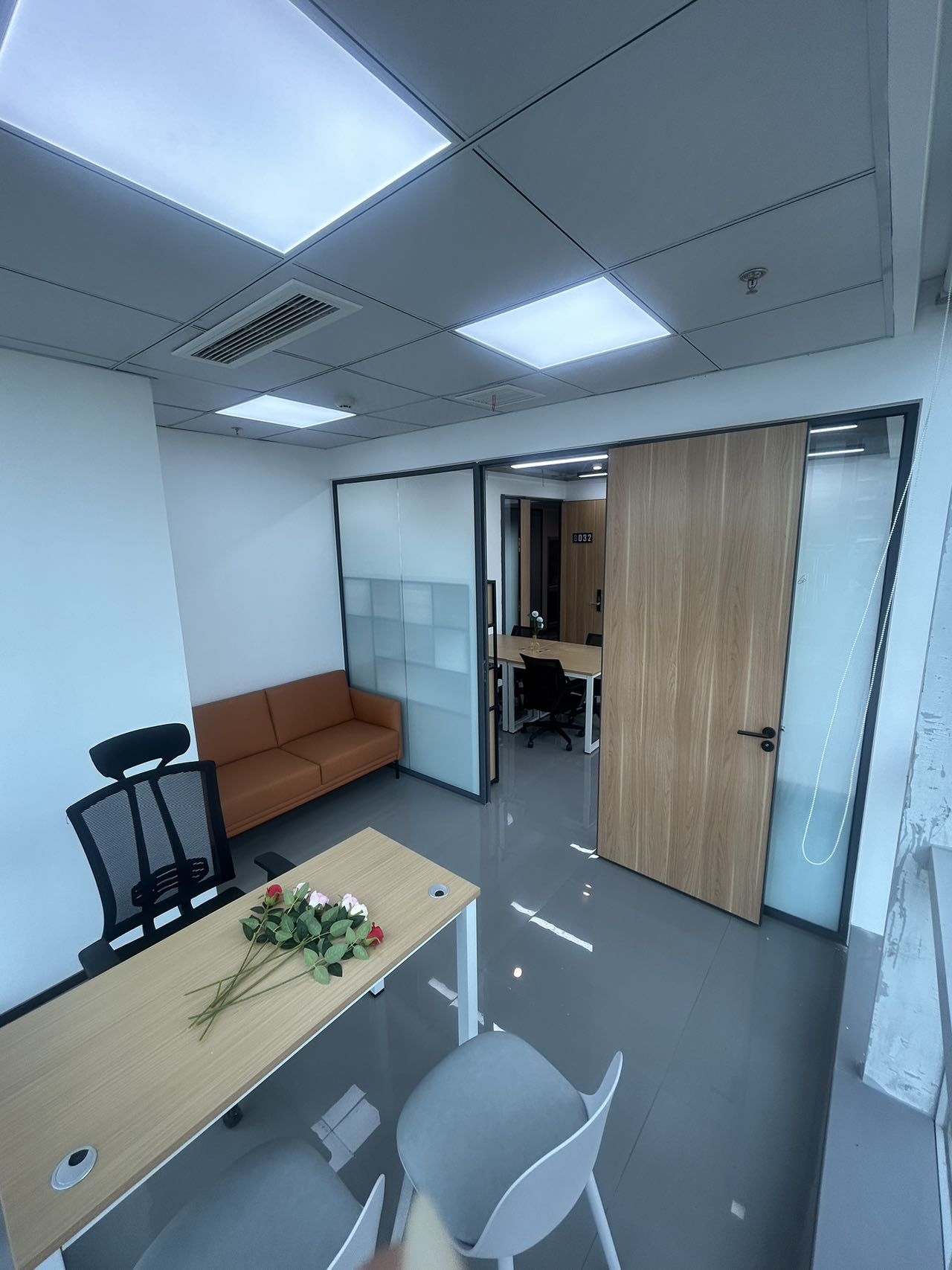 因公司业务调整所以需要转租办公室
太