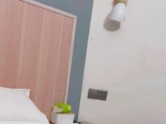-速8酒店(成都大学十陵地铁站店)