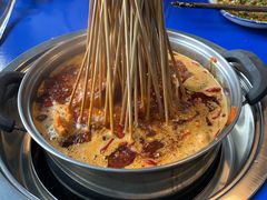 -马路边边串串香形象店(磐石路店)