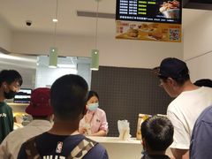 大堂-麦当劳(百联西郊购物中心店)