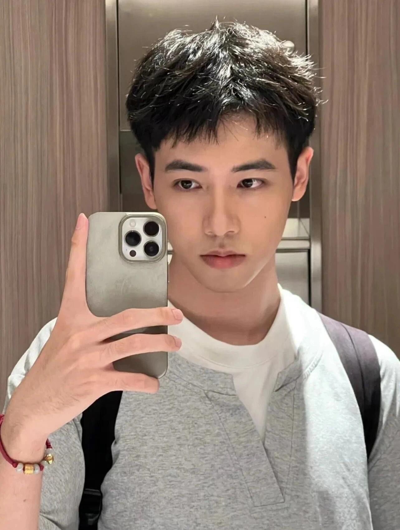 建议头发粗硬的男生剪这3款发型潮流帅