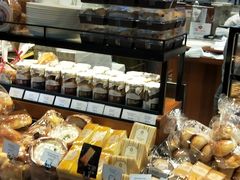 面包甜点陈列柜-莉莲蛋挞(日月光店)