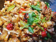 泥炉碳锅牛蛙-西街夜油条·麻团包乌饭