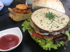 -HIGH FIVE哈福手工汉堡(桂林路店)