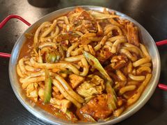 -满格嗦新疆椒麻鸡火锅.炒米粉(川大江安校区店)