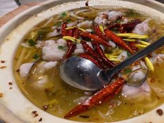 酸菜鸭嘴鱼-漓江又一軒·广西菜·桂林米粉(梅林店)