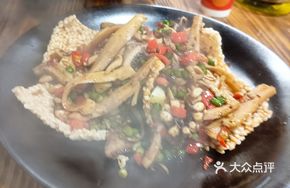 Crunchy Rice Noodles with Squid Tentacles