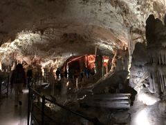 -波斯托伊纳溶洞