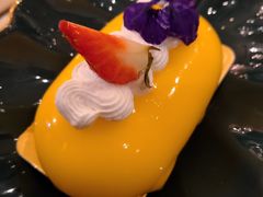 芝士百香果慕斯-芭菲盛宴·环球美食(解放碑英利国际店)