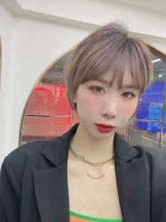 -BULB STUDIO 巴柏明星发型工作室