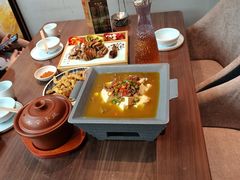 -有红鸡毛店·川菜(建设路店)