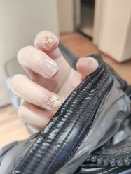 -甲·铺轻奢美甲美睫