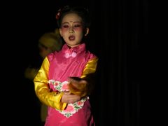 -猴有戏教育戏剧·音乐剧·主持口才·演讲朗诵辩论(环球港华师大校区)