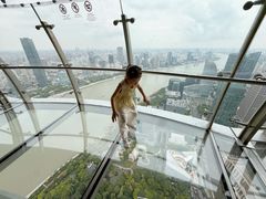 -东方明珠·空中旋转餐厅