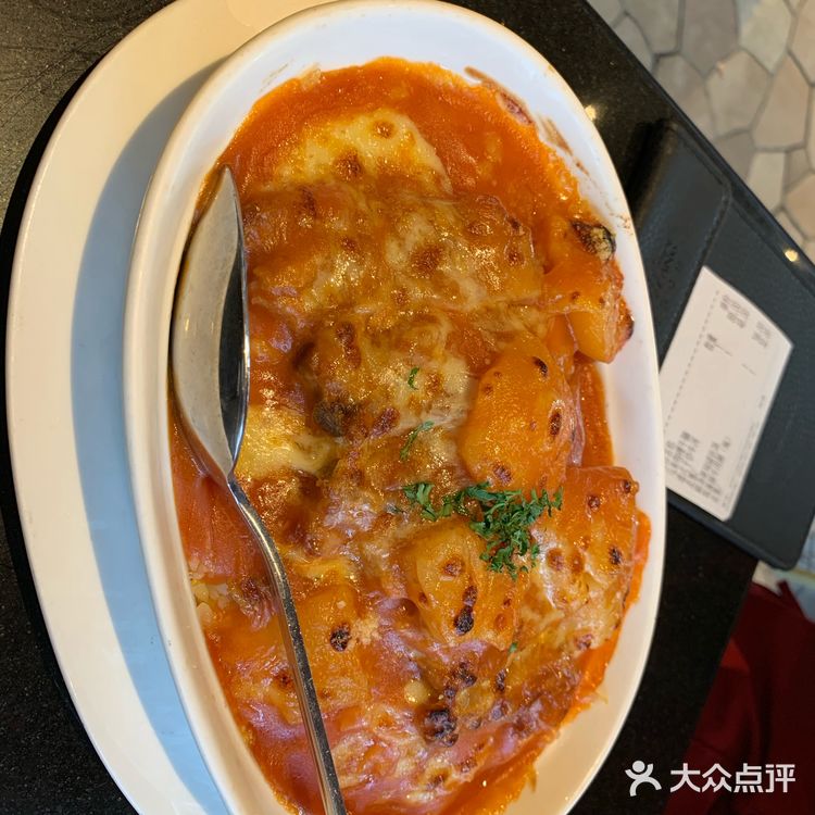 在迪士尼玩不想吃快餐，性价比不高味道还不好