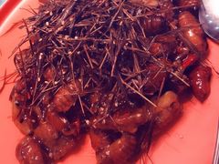 糖溜蝉蛹-鹊华居·地道鲁菜·海鲜·融合味(大明湖店)