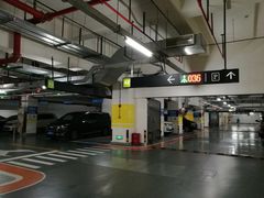 -龙湖虹桥天街-停车场