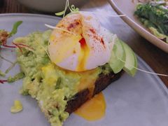 牛油果温泉蛋吐司-O'mills Sourdough Bakery&Bistro(永嘉路店)