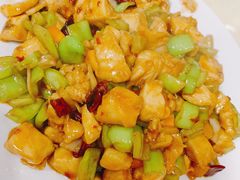 辣子鸡丁-华春餐馆(鱼山路店)