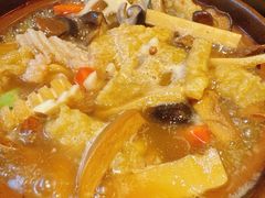 -有红鸡毛店·砂锅菜(抚琴夜市店)