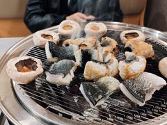 -围炉肉舍•炭烤活鳗•丹东海鲜烤肉(步行街店)