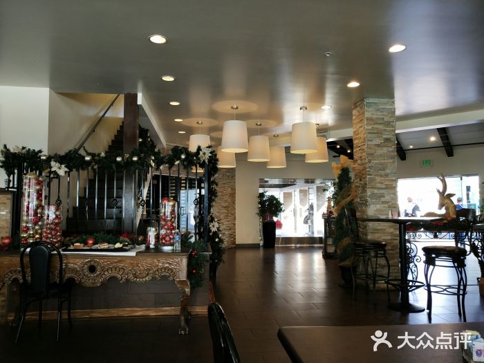 Swiss Louis Italian & Seafood Restaurant大堂图片