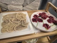 -茅草房·河畔园林火锅