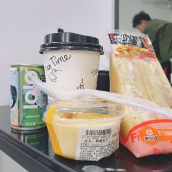 点击看大图 赠送的餐点饮食-TRIMS HAIR 修剪造型·烫染接发