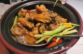 Yangjiang Golden Oyster Baked Pig Trotter
