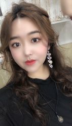 -爱伊人婚纱礼服美妆馆