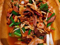 山寨杀猪菜-老滇山寨•云南特色菜•地方菜•民族风情歌舞表演(金碧店)