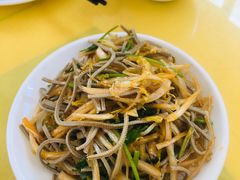 -阿三鱼头泡饼·家常菜