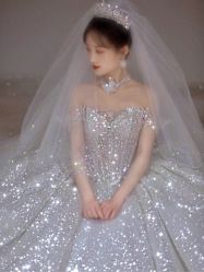 -派丽莫Pellimo原创设计婚纱品牌