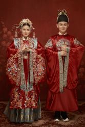 -乐派诗婚纱摄影