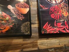 -愉肴麻辣香锅(中山路店)