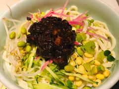 老北京炸酱面-京味斋·北京烤鸭(北京南站洋桥店)