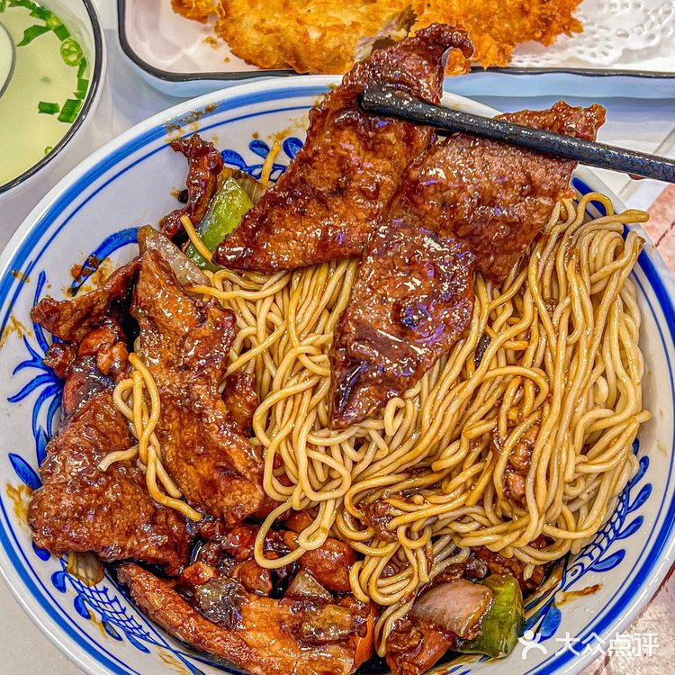 魔都ju好吃的猪三宝拌面