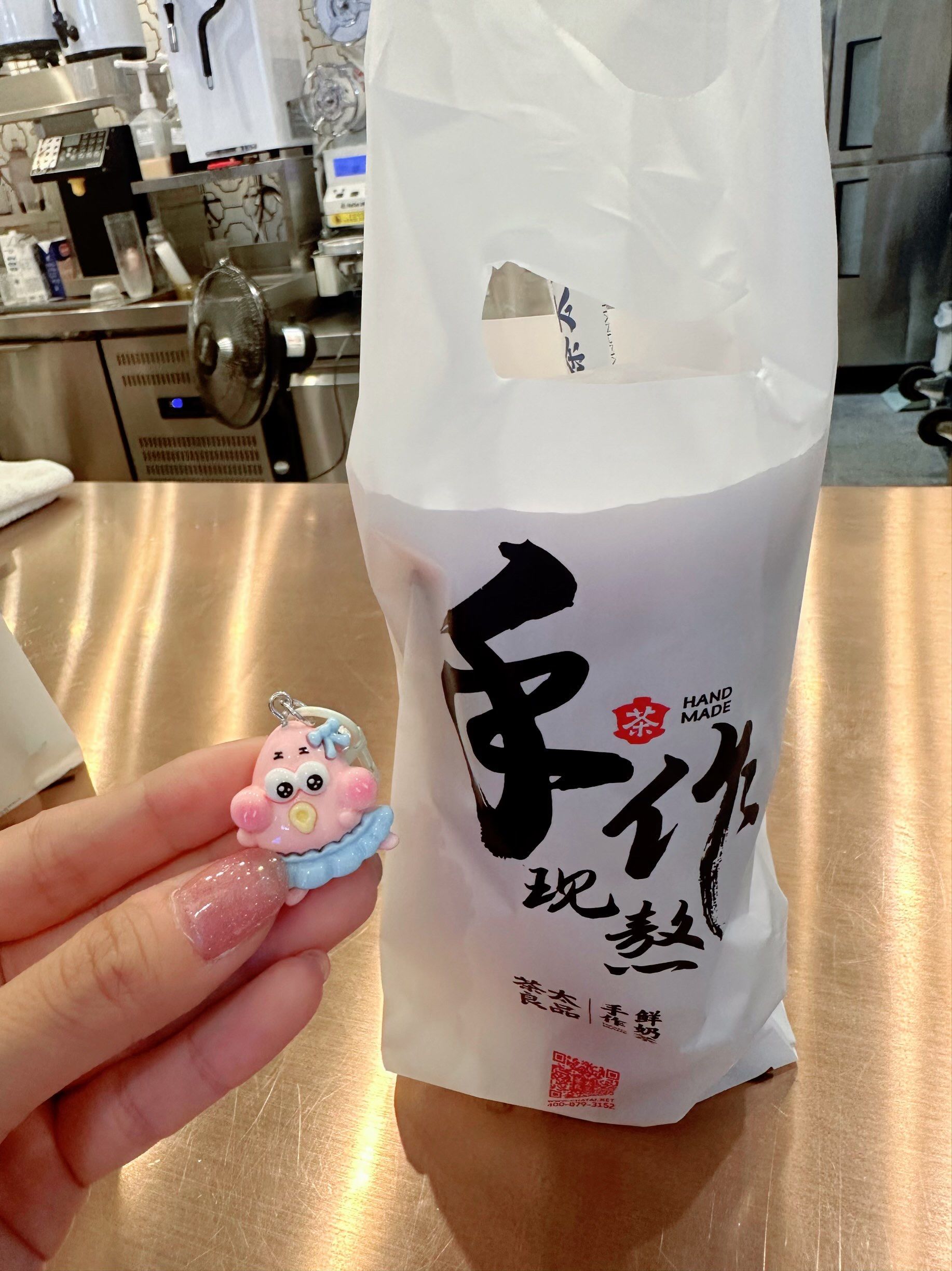 奶茶"
还有一如既往的收藏打卡领小挂件
快来君太b1茶太良品参与