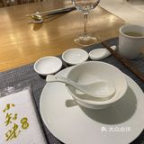 环境也很温馨干净,是暖色调。「私厨秘椒骨」热热的饼皮