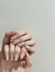 -悦指间美甲美睫