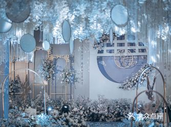 我已是脚步蹒跚，白了发