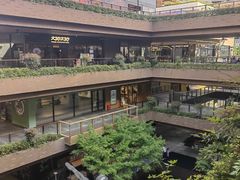 -瑞虹新天地月亮湾