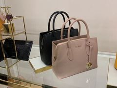 -马德里拉斯咯扎斯购物村