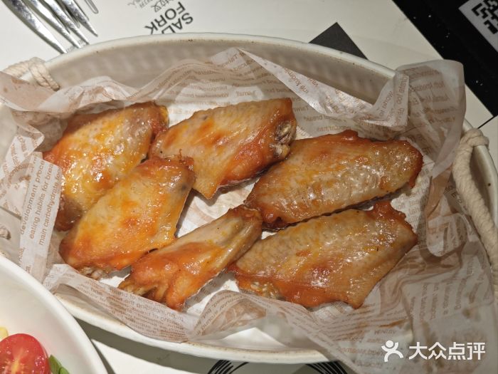 西堤厚牛排(国瑞店)蜜汁鸡翅图片