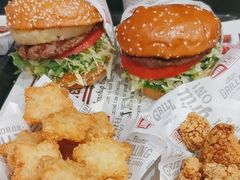 -The Habit Burger Grill 哈比特汉堡(世博店)