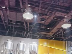 -HUZI虎滋精酿餐吧(京西大悦城店)