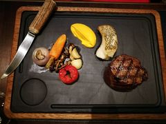-恰餐厅及酒吧 CHAR Bar & Grill (北京丽都皇冠假日店)