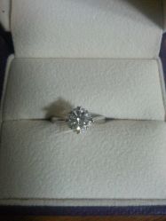 -威德钻石-克拉钻大本营(南京东路店)