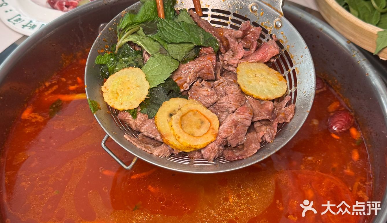 重庆40℃的天我居然在勒家店狂炫三碗饭…